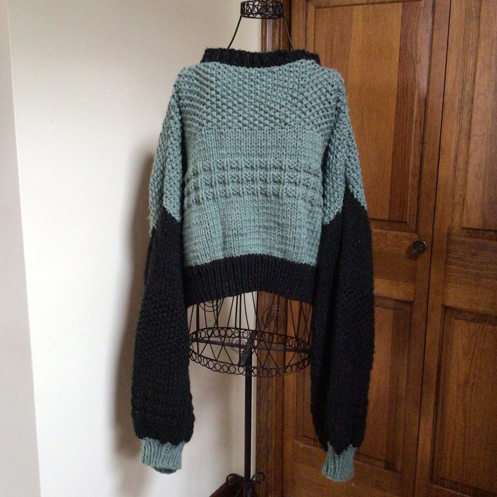 Handcrafted chunky sweater, Medium/Large - Picture 4 of 4